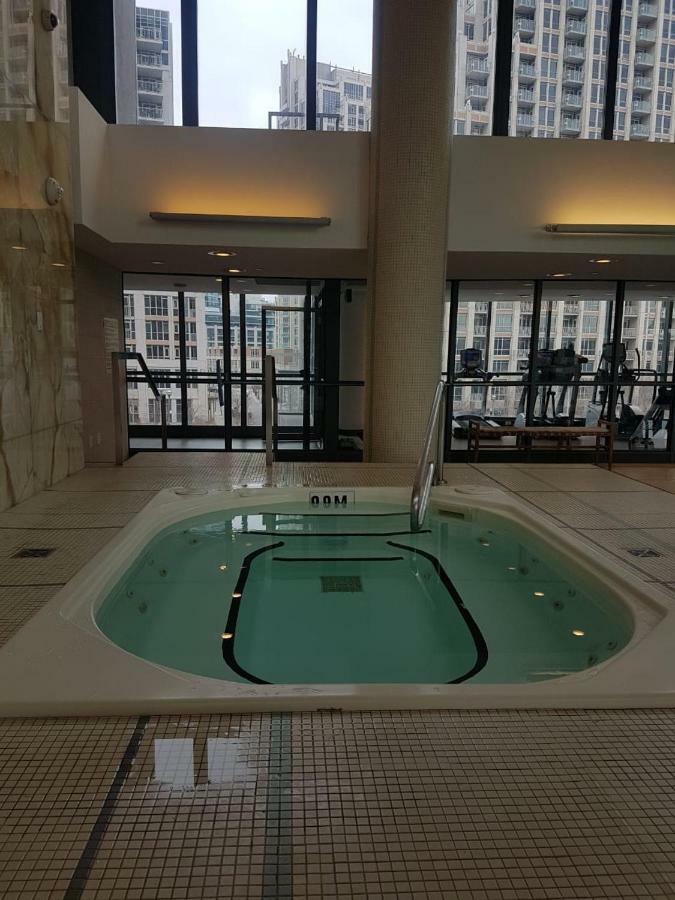 Executive 1 Bedroom Condo Sleeps 2 Торонто Екстер'єр фото