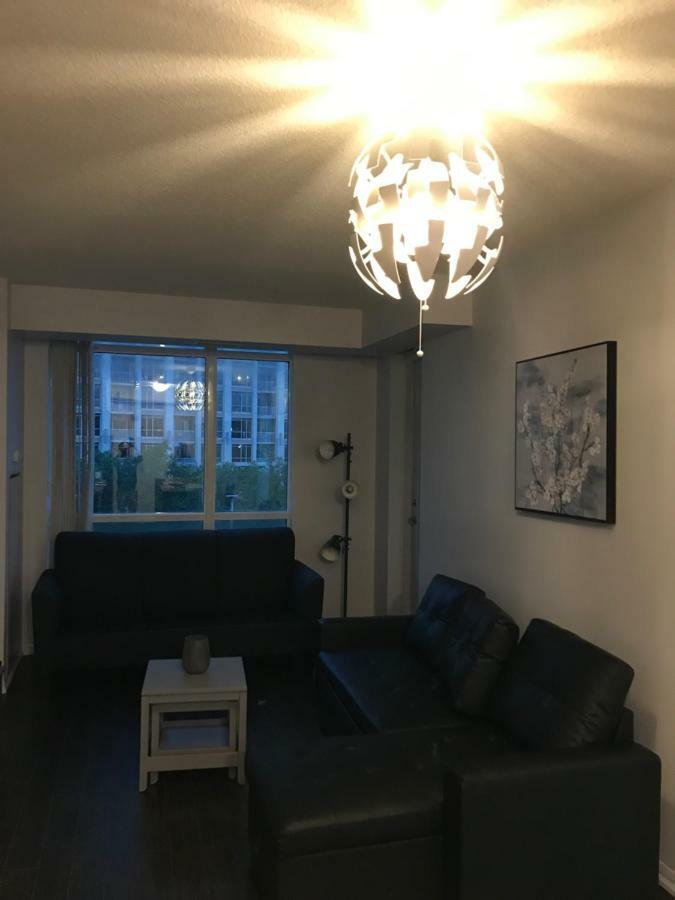 Executive 1 Bedroom Condo Sleeps 2 Торонто Екстер'єр фото