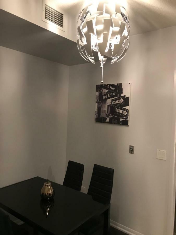 Executive 1 Bedroom Condo Sleeps 2 Торонто Екстер'єр фото