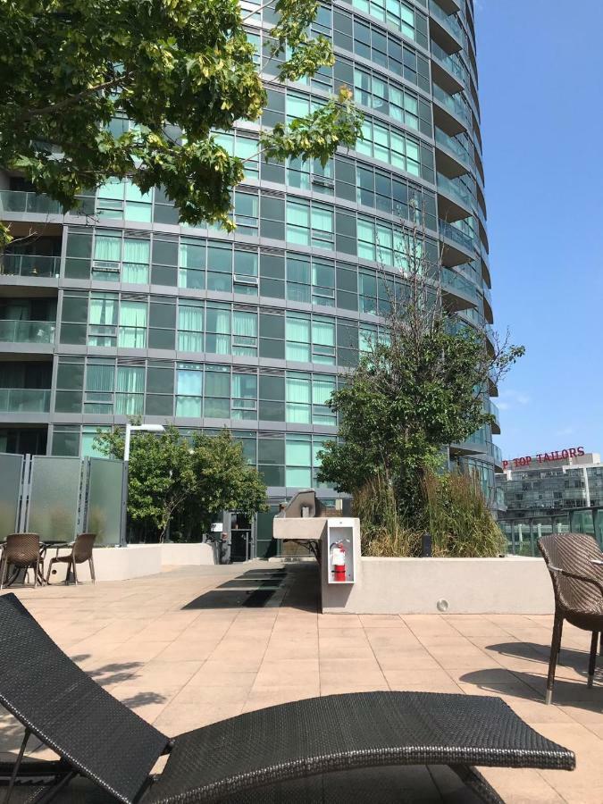 Executive 1 Bedroom Condo Sleeps 2 Торонто Екстер'єр фото