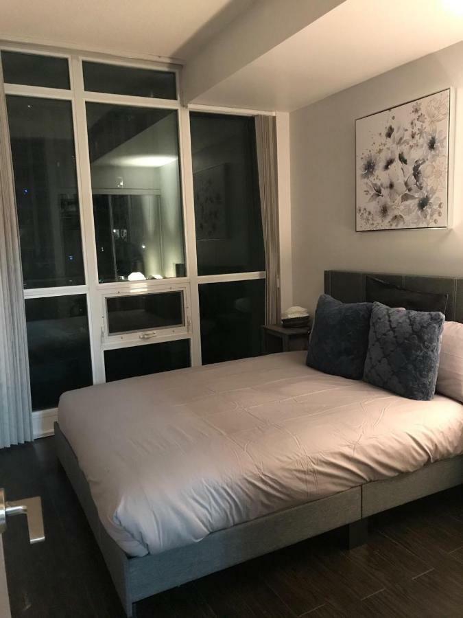 Executive 1 Bedroom Condo Sleeps 2 Торонто Екстер'єр фото
