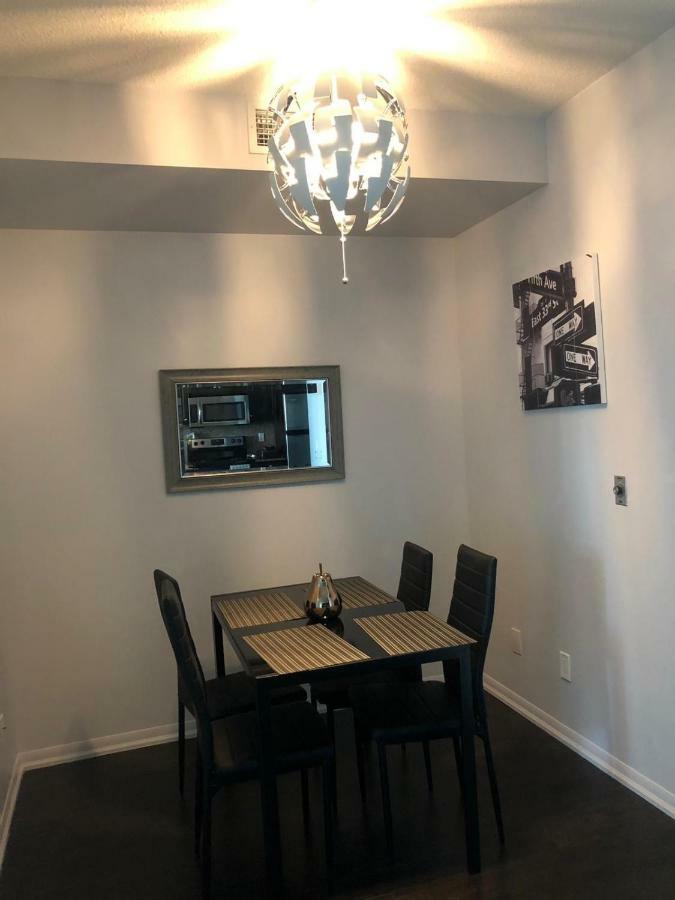 Executive 1 Bedroom Condo Sleeps 2 Торонто Екстер'єр фото