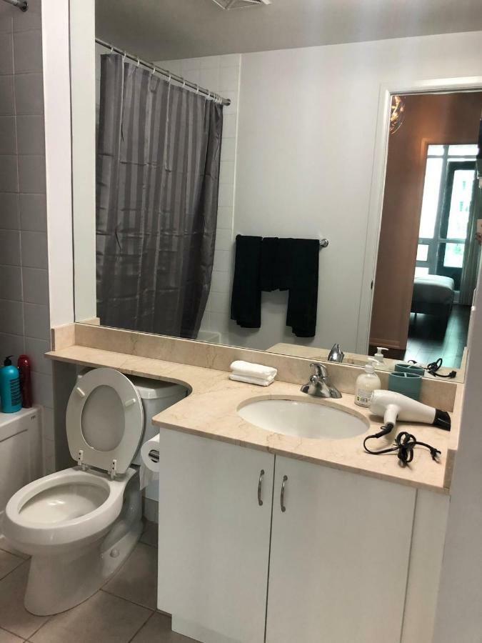 Executive 1 Bedroom Condo Sleeps 2 Торонто Екстер'єр фото