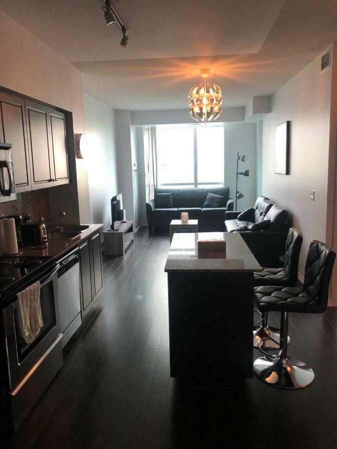 Executive 1 Bedroom Condo Sleeps 2 Торонто Екстер'єр фото