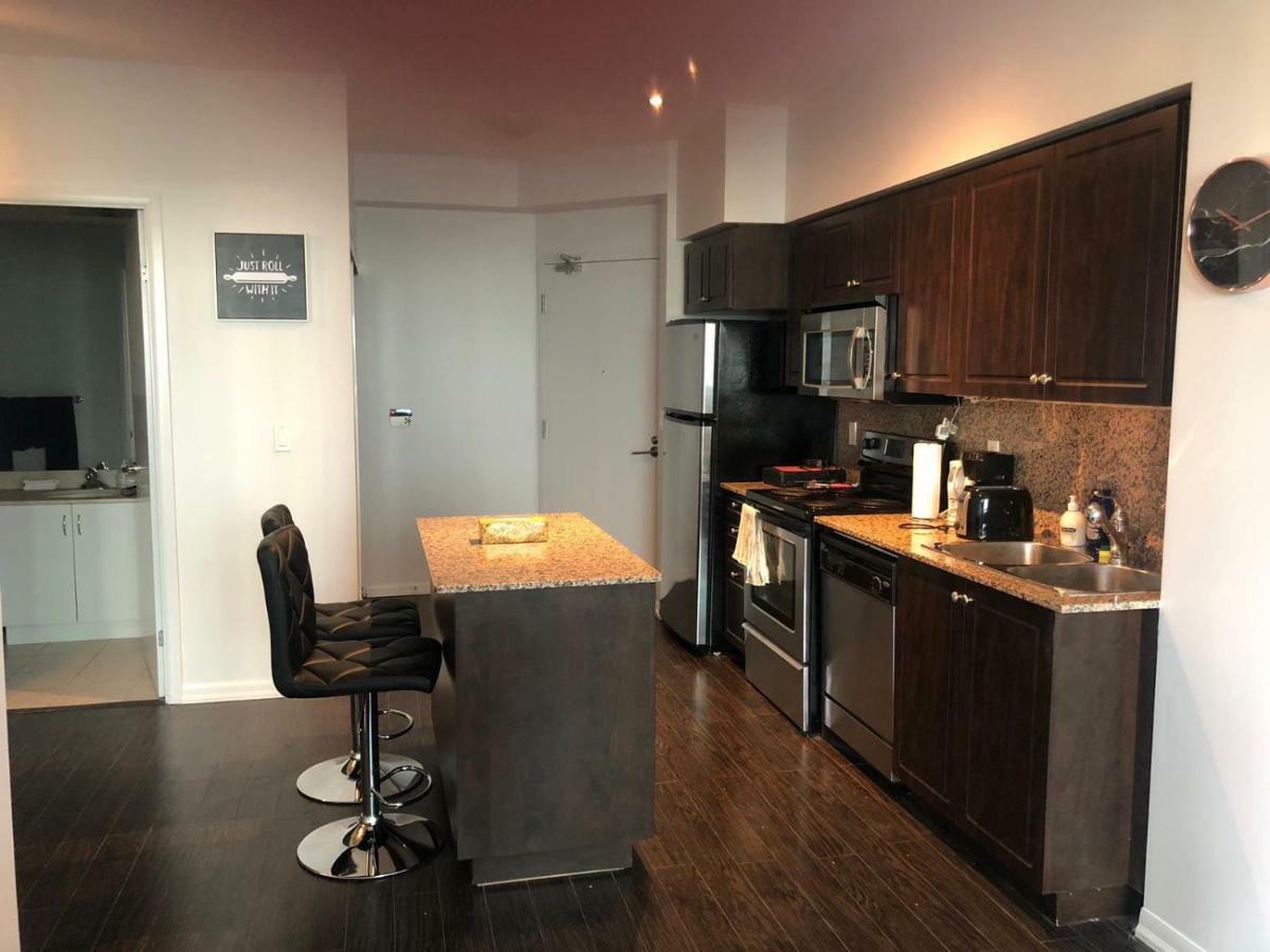 Executive 1 Bedroom Condo Sleeps 2 Торонто Екстер'єр фото