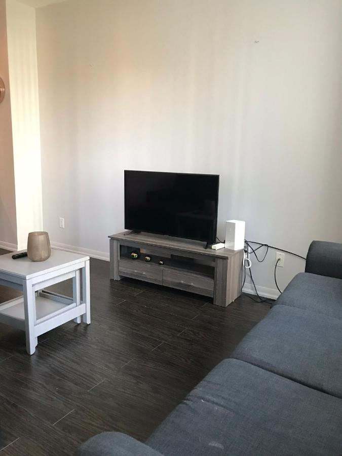 Executive 1 Bedroom Condo Sleeps 2 Торонто Екстер'єр фото
