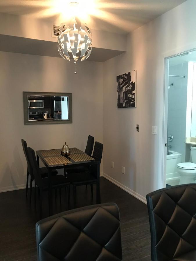 Executive 1 Bedroom Condo Sleeps 2 Торонто Екстер'єр фото