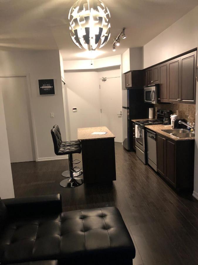 Executive 1 Bedroom Condo Sleeps 2 Торонто Екстер'єр фото