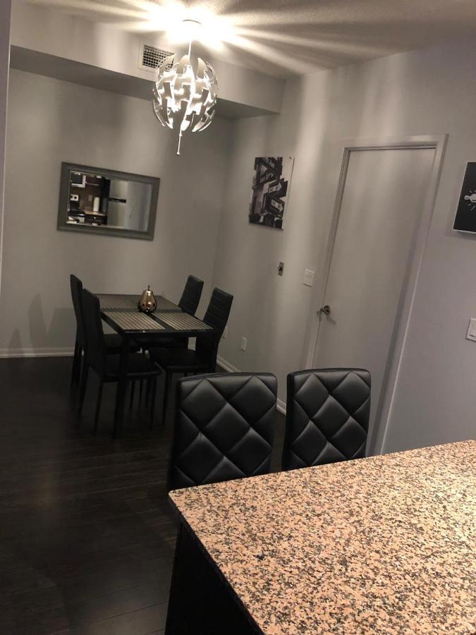 Executive 1 Bedroom Condo Sleeps 2 Торонто Екстер'єр фото